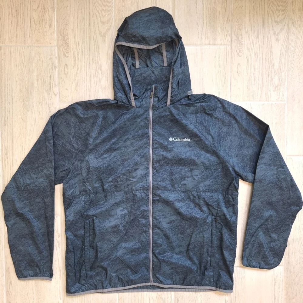 Columbia men's lightweight grey hooded windbreaker rain jacket- size XL